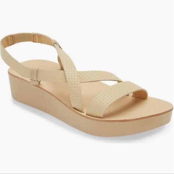 OluKai Shoes - OluKai Onohi Strappy Leather Platform Sandals Warm Beige Women’s Size 7